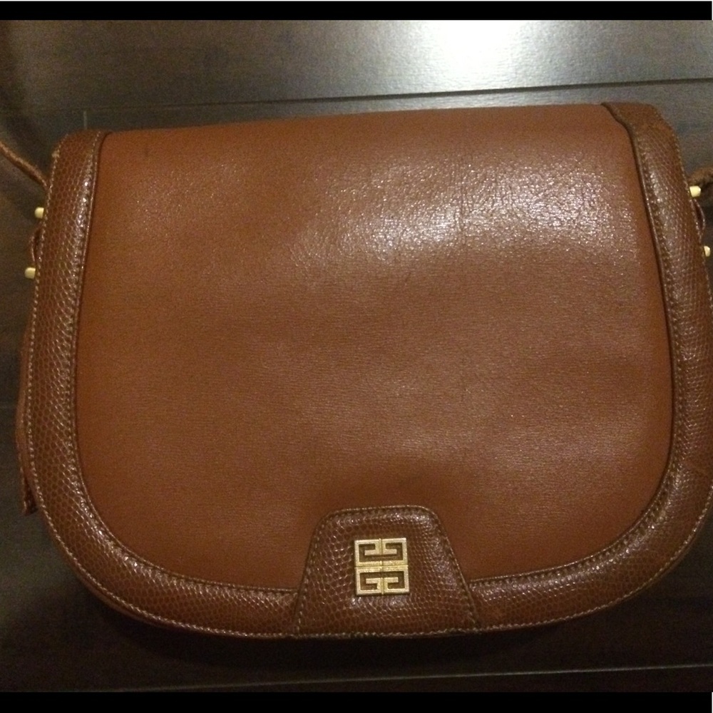 💯 Authentic Givenchy Crossbody